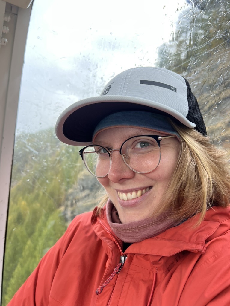 Groß (01BD0238-C777-4D04-84EA-1A38F6C2F006_1_105_c)